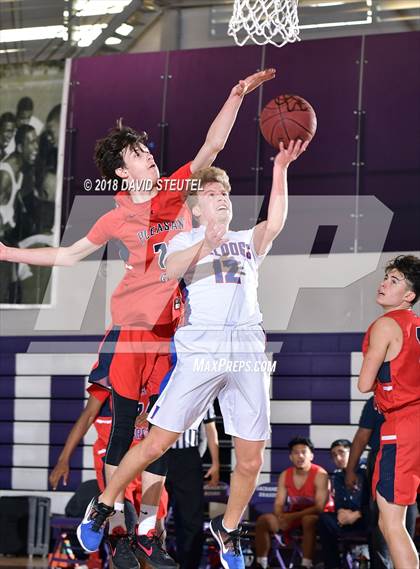 Thumbnail 2 in Pleasant Grove vs. Folsom (St. Hope Elite Classic) photogallery.