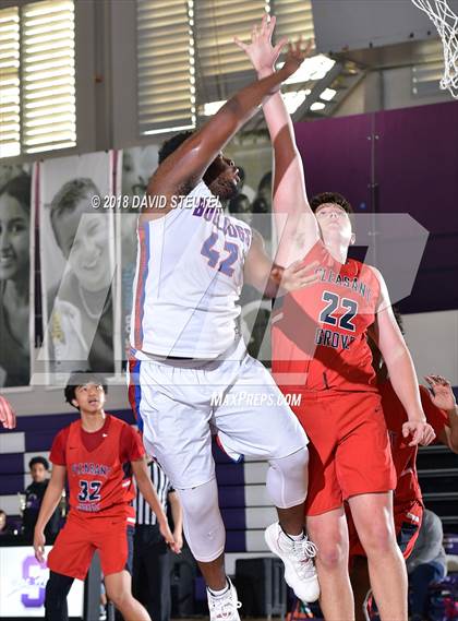 Thumbnail 2 in Pleasant Grove vs. Folsom (St. Hope Elite Classic) photogallery.