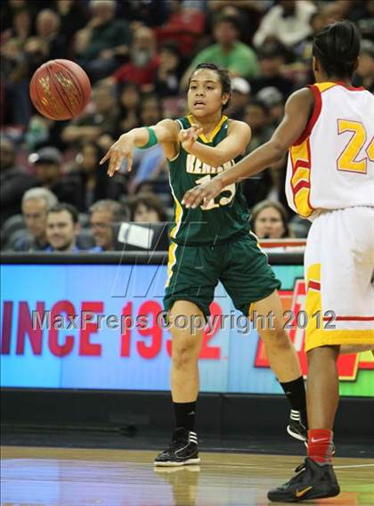 Thumbnail 1 in Berkeley vs. Kennedy (CIF D1 NorCal Regional Final) photogallery.