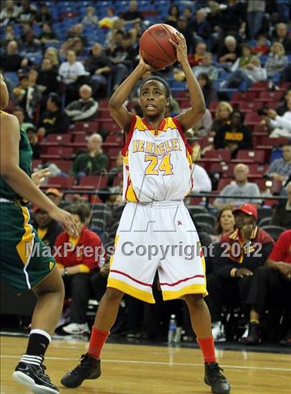 Thumbnail 1 in Berkeley vs. Kennedy (CIF D1 NorCal Regional Final) photogallery.