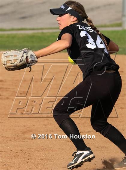 Thumbnail 2 in San Dimas vs Diamond Ranch photogallery.