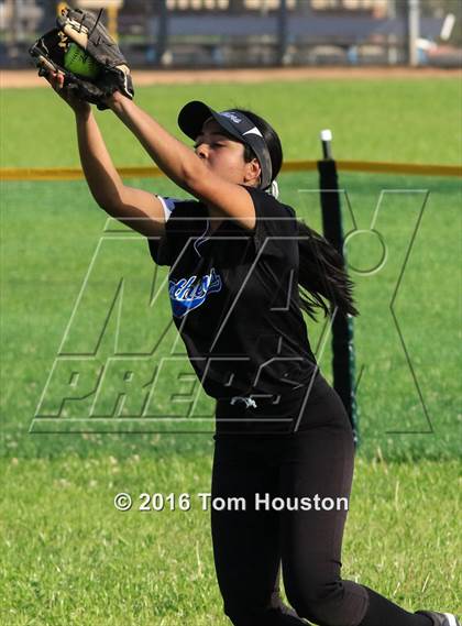 Thumbnail 3 in San Dimas vs Diamond Ranch photogallery.