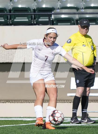 Thumbnail 1 in Burleson vs. Lewisville (LD Bell Blue Raider Invitational) photogallery.