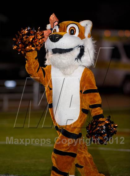 Thumbnail 2 in Wasco vs. Bakersfield Christian (CIF CS D4 Final) photogallery.