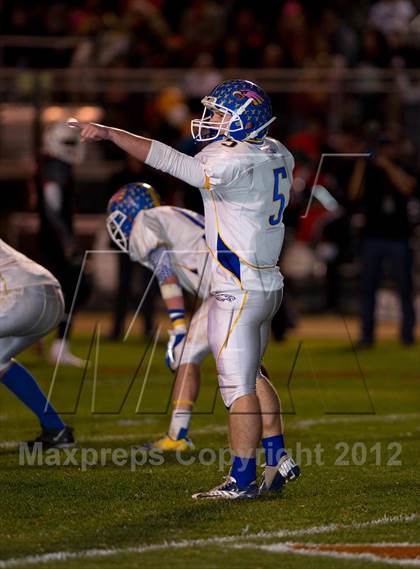 Thumbnail 3 in Wasco vs. Bakersfield Christian (CIF CS D4 Final) photogallery.