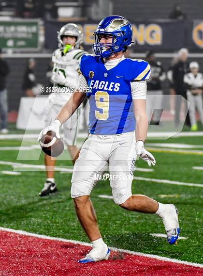 Thumbnail 1 in De La Salle vs. Santa Margarita (CIF Open DIV Final) photogallery.