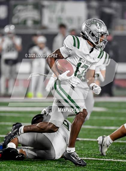 Thumbnail 3 in De La Salle vs. Santa Margarita (CIF Open DIV Final) photogallery.