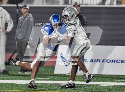 Thumbnail 2 in De La Salle vs. Santa Margarita (CIF Open DIV Final) photogallery.