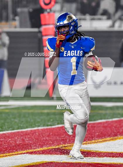 Thumbnail 2 in De La Salle vs. Santa Margarita (CIF Open DIV Final) photogallery.