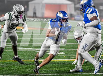 Thumbnail 3 in De La Salle vs. Santa Margarita (CIF Open DIV Final) photogallery.