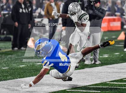 Thumbnail 2 in De La Salle vs. Santa Margarita (CIF Open DIV Final) photogallery.
