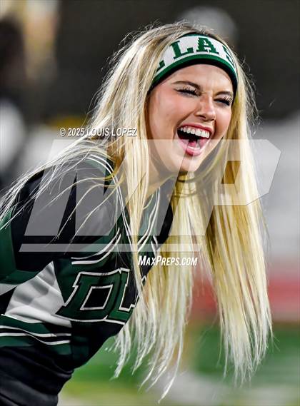 Thumbnail 3 in De La Salle vs. Santa Margarita (CIF Open DIV Final) photogallery.