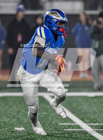 Thumbnail 3 in De La Salle vs. Santa Margarita (CIF Open DIV Final) photogallery.