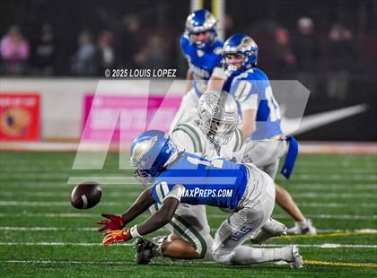 Thumbnail 2 in De La Salle vs. Santa Margarita (CIF Open DIV Final) photogallery.