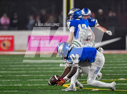 Thumbnail 3 in De La Salle vs. Santa Margarita (CIF Open DIV Final) photogallery.