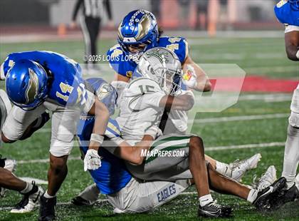 Thumbnail 3 in De La Salle vs. Santa Margarita (CIF Open DIV Final) photogallery.