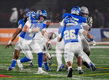 Thumbnail 3 in De La Salle vs. Santa Margarita (CIF Open DIV Final) photogallery.