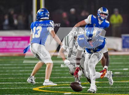 Thumbnail 3 in De La Salle vs. Santa Margarita (CIF Open DIV Final) photogallery.