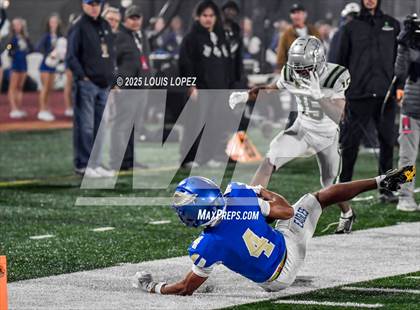 Thumbnail 3 in De La Salle vs. Santa Margarita (CIF Open DIV Final) photogallery.