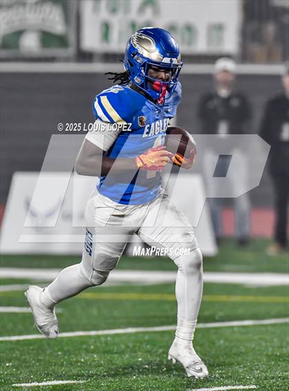 Thumbnail 3 in De La Salle vs. Santa Margarita (CIF Open DIV Final) photogallery.