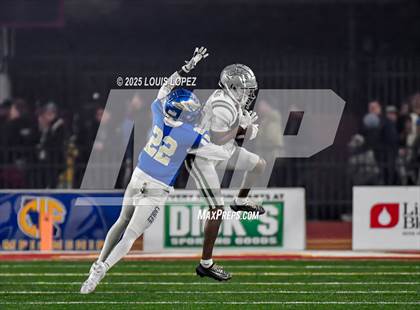 Thumbnail 1 in De La Salle vs. Santa Margarita (CIF Open DIV Final) photogallery.