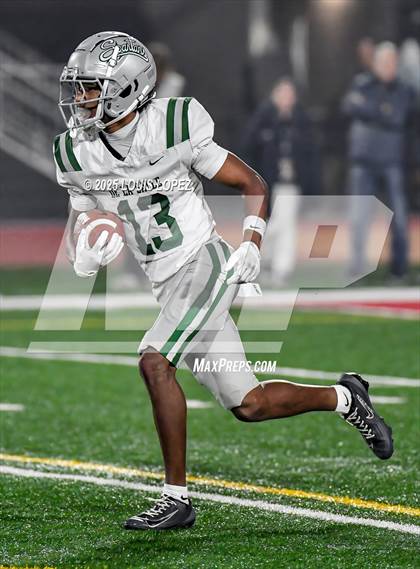 Thumbnail 3 in De La Salle vs. Santa Margarita (CIF Open DIV Final) photogallery.