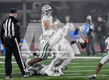 Thumbnail 3 in De La Salle vs. Santa Margarita (CIF Open DIV Final) photogallery.