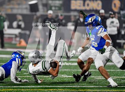 Thumbnail 3 in De La Salle vs. Santa Margarita (CIF Open DIV Final) photogallery.