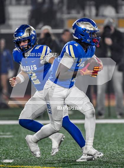 Thumbnail 2 in De La Salle vs. Santa Margarita (CIF Open DIV Final) photogallery.