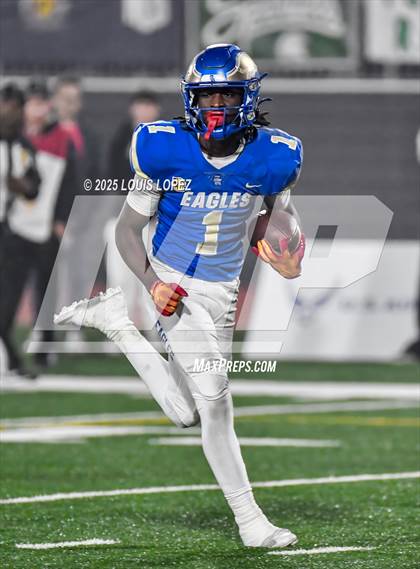 Thumbnail 2 in De La Salle vs. Santa Margarita (CIF Open DIV Final) photogallery.