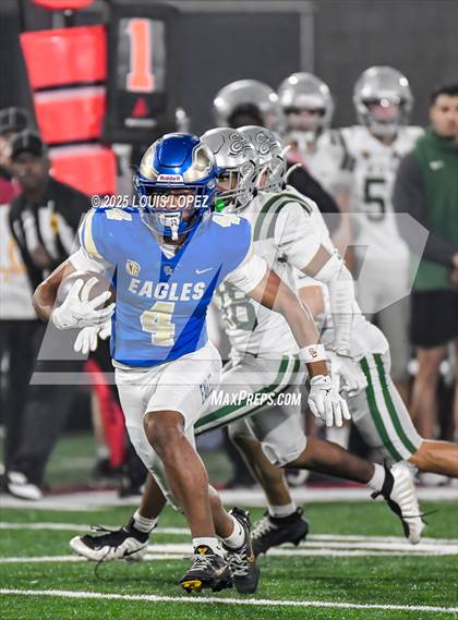 Thumbnail 3 in De La Salle vs. Santa Margarita (CIF Open DIV Final) photogallery.