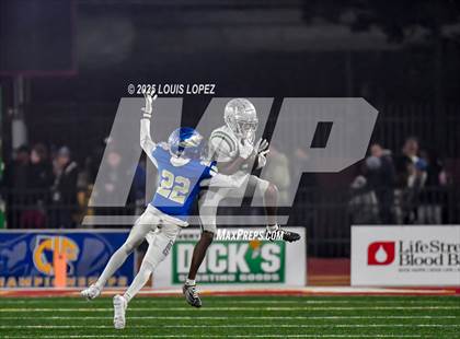 Thumbnail 3 in De La Salle vs. Santa Margarita (CIF Open DIV Final) photogallery.