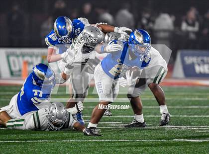 Thumbnail 3 in De La Salle vs. Santa Margarita (CIF Open DIV Final) photogallery.