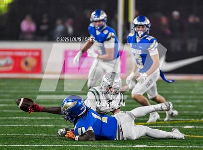 Thumbnail 1 in De La Salle vs. Santa Margarita (CIF Open DIV Final) photogallery.