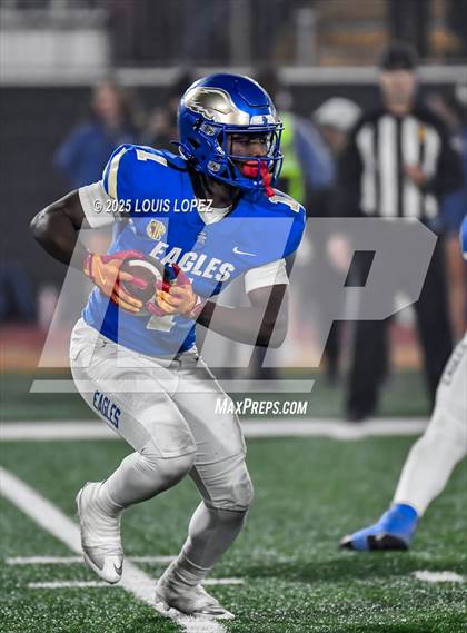 Thumbnail 1 in De La Salle vs. Santa Margarita (CIF Open DIV Final) photogallery.