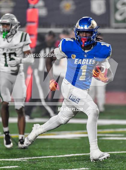 Thumbnail 1 in De La Salle vs. Santa Margarita (CIF Open DIV Final) photogallery.