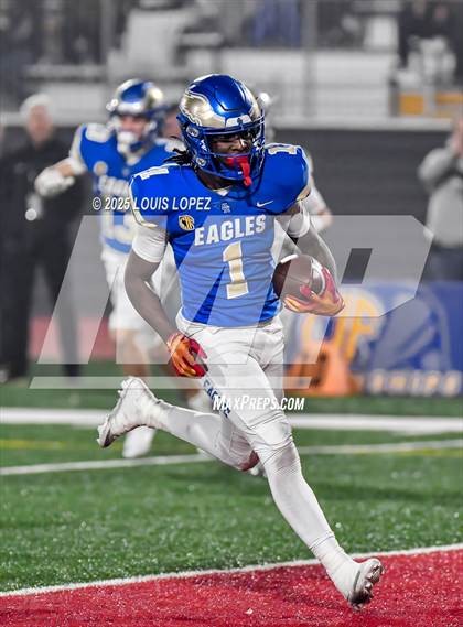 Thumbnail 2 in De La Salle vs. Santa Margarita (CIF Open DIV Final) photogallery.