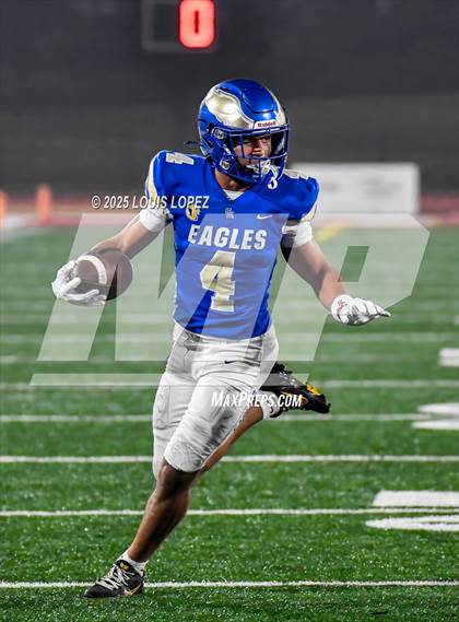 Thumbnail 2 in De La Salle vs. Santa Margarita (CIF Open DIV Final) photogallery.