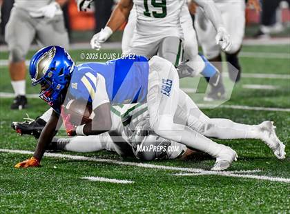 Thumbnail 3 in De La Salle vs. Santa Margarita (CIF Open DIV Final) photogallery.