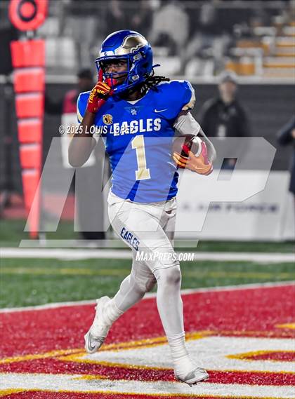 Thumbnail 3 in De La Salle vs. Santa Margarita (CIF Open DIV Final) photogallery.