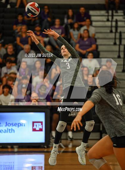 Thumbnail 2 in College Station vs A&M Consolidated photogallery.