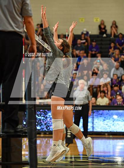Thumbnail 1 in College Station vs A&M Consolidated photogallery.
