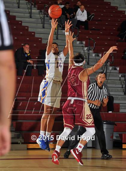 Thumbnail 1 in Alemany vs. King (MaxPreps Holiday Classic) photogallery.