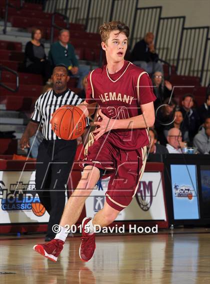 Thumbnail 1 in Alemany vs. King (MaxPreps Holiday Classic) photogallery.