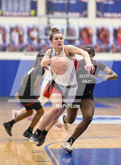 Thumbnail 3 in Muskego vs. Kenosha Bradford (WIAA Division 1 Quarterfinal) photogallery.