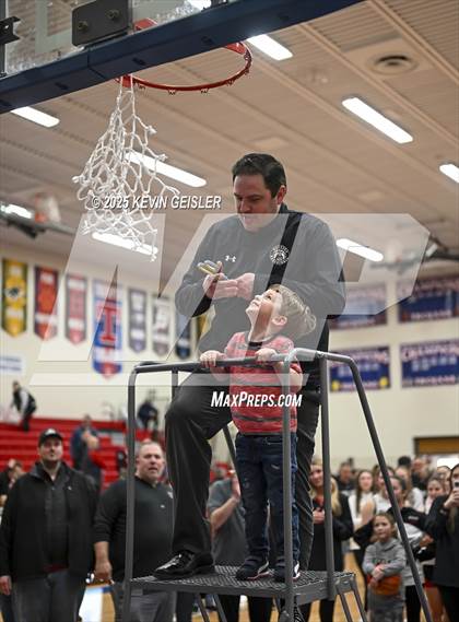 Thumbnail 3 in Muskego vs. Kenosha Bradford (WIAA Division 1 Quarterfinal) photogallery.