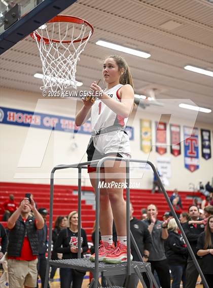 Thumbnail 1 in Muskego vs. Kenosha Bradford (WIAA Division 1 Quarterfinal) photogallery.