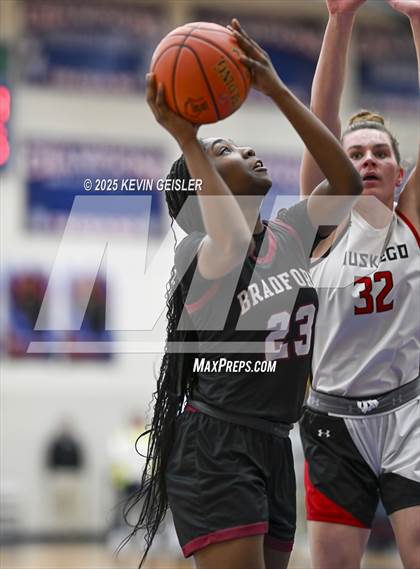 Thumbnail 3 in Muskego vs. Kenosha Bradford (WIAA Division 1 Quarterfinal) photogallery.