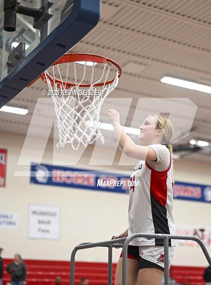 Thumbnail 3 in Muskego vs. Kenosha Bradford (WIAA Division 1 Quarterfinal) photogallery.