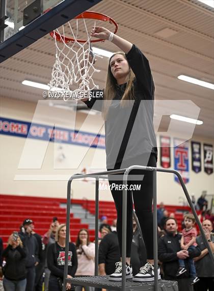 Thumbnail 1 in Muskego vs. Kenosha Bradford (WIAA Division 1 Quarterfinal) photogallery.